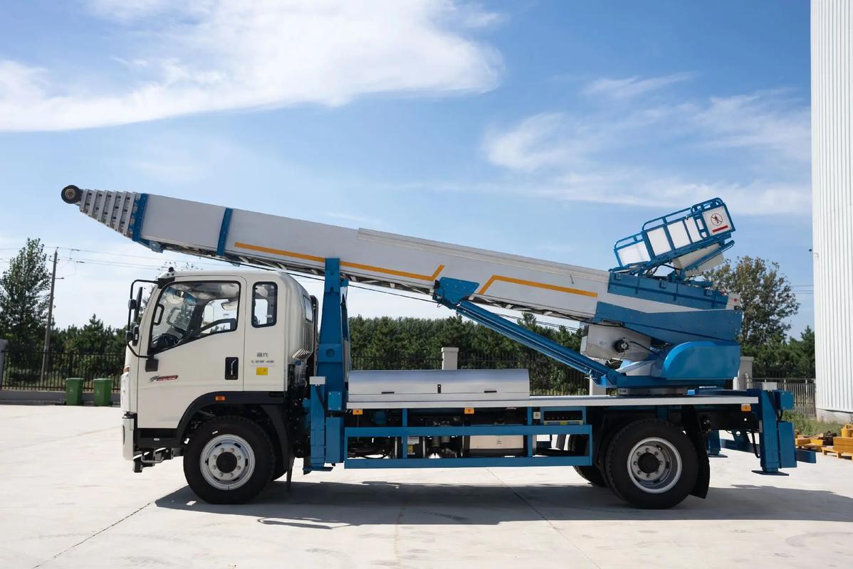 宁波北仑云梯上料车租赁费用